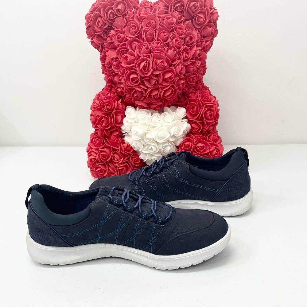 New Clarks Cloudsteppers blue slip on sneakers shoes size 8